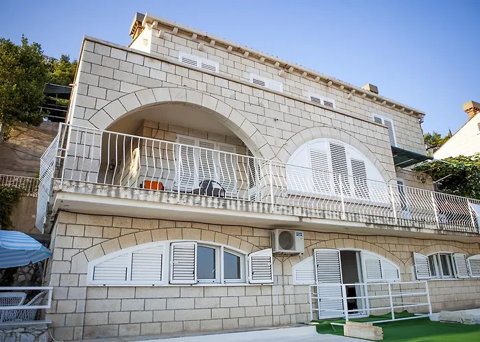 Apartment Dove With Sea View And Free Parking