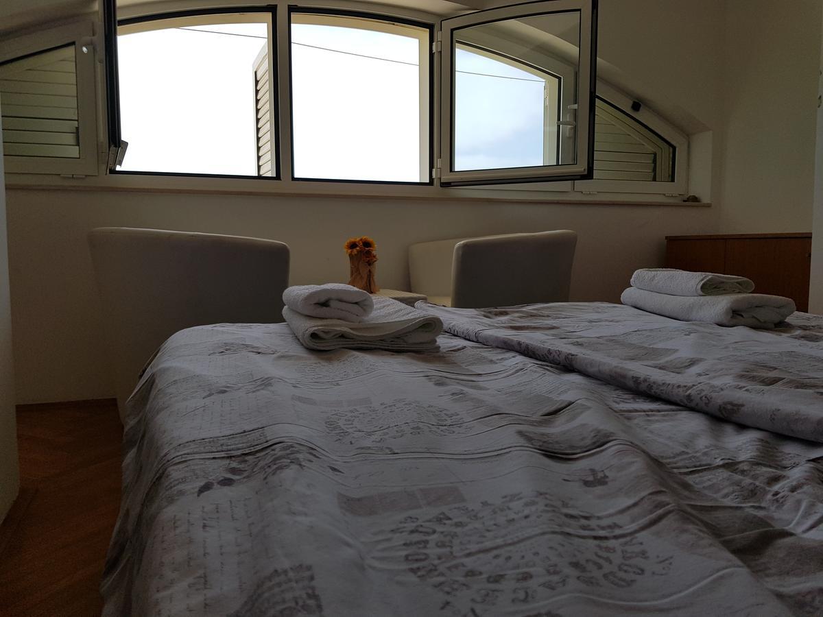 Apartma Dove With Sea View And Free Parking